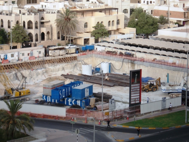 Construction outside Sheraton, Khalidiya